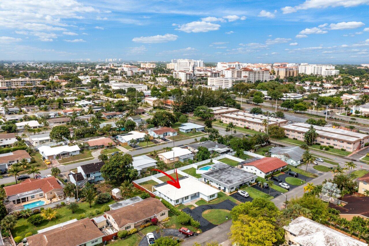 245 Southwest 6th Street Boca Raton, FL 33432 - Photo 32 of 40 an aerial view of multiple house