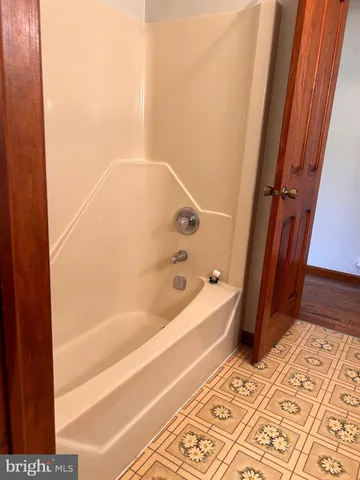 $1,950 | 11 Carpenter Lane, Newburg, PA 17240