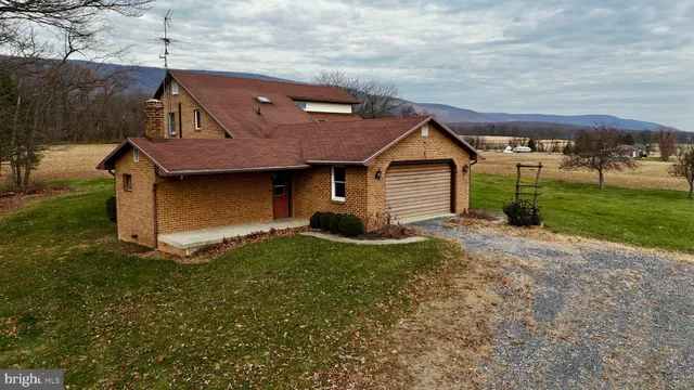 $1,950 | 11 Carpenter Lane, Newburg, PA 17240