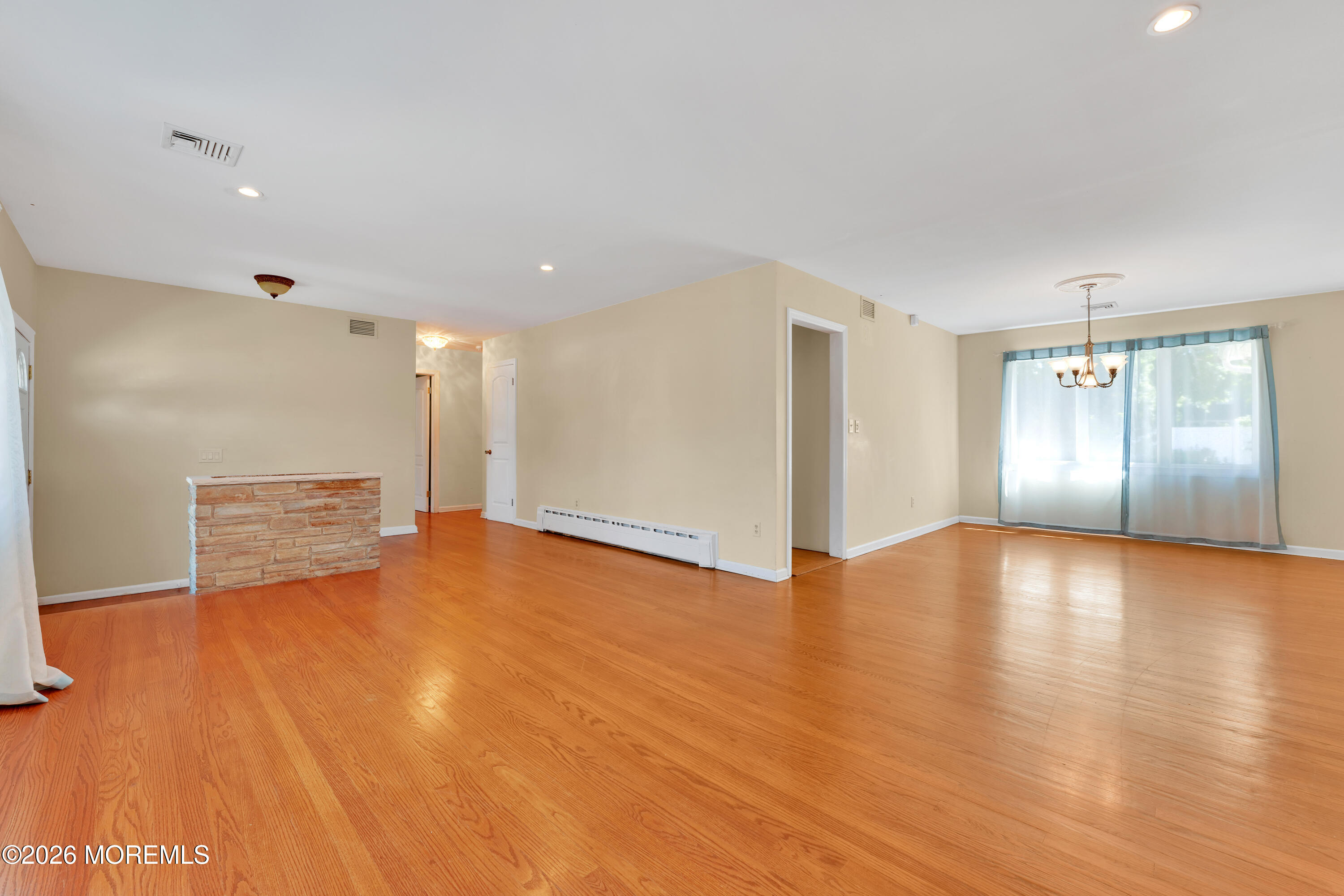 52 SilverWhite Road Little Silver, NJ 07739 - Photo 7 of 37 Littlesilver-17