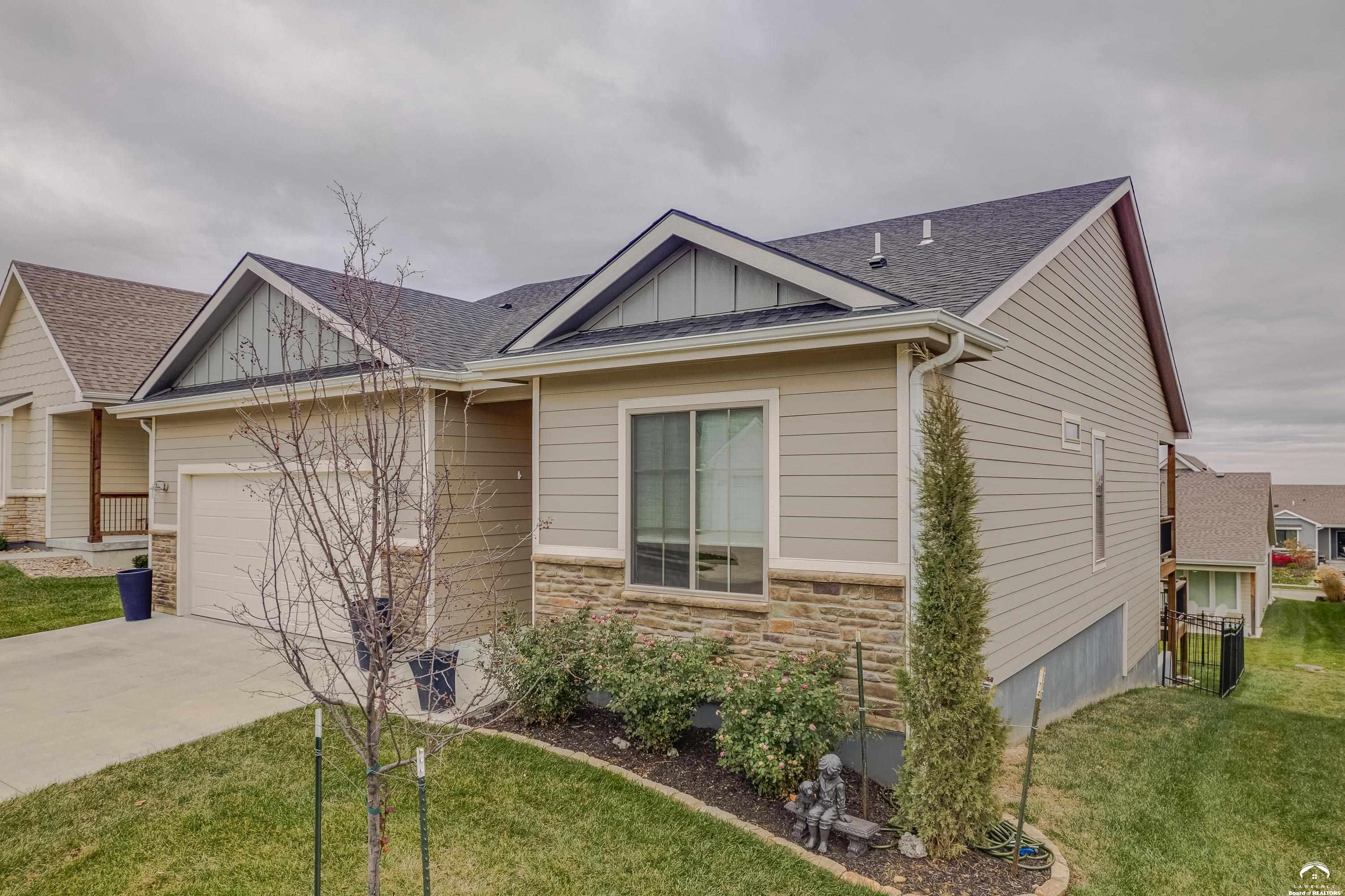 420 Winnie Way Lawrence, KS 66049 - Photo 2 of 41