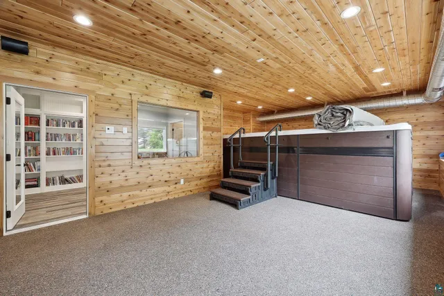 $1,500,000 | 92176 Heppner Road, Sturgeon Lake, MN 55783