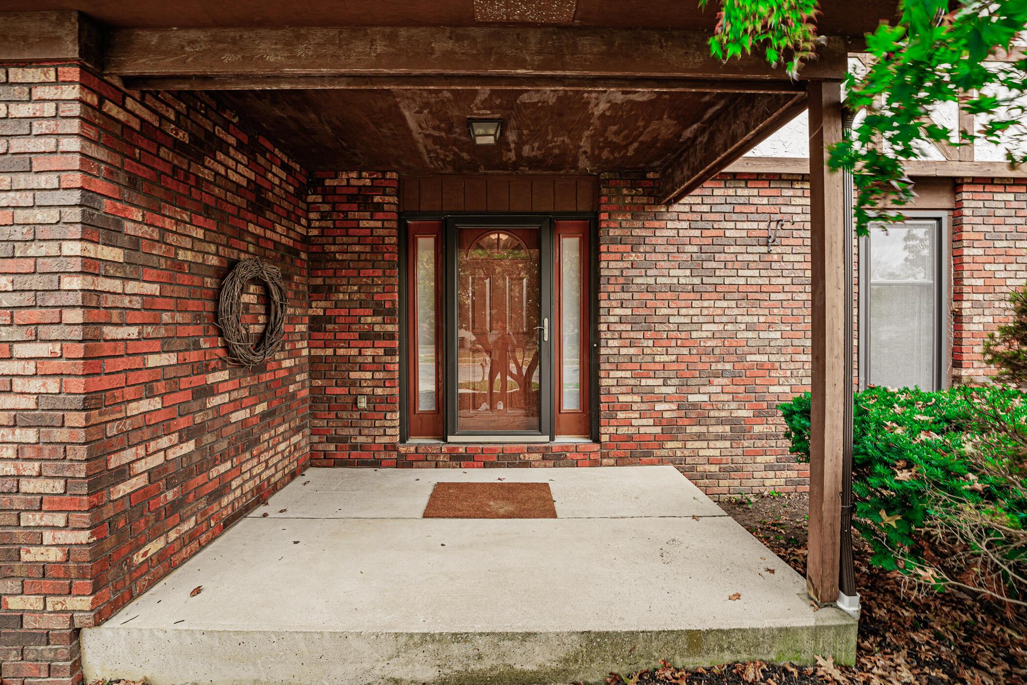 620 Cherrington Road Westerville, OH 43081 - Photo 6 of 52 620 Cherrington Rd Westerville 007
