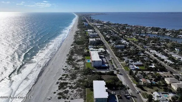 $3,600 | 1305 South Atlantic Avenue, Unit 210, Cocoa Beach, FL 32931