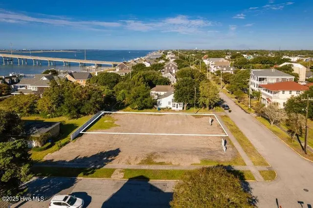 $2,350,000 | 2103 Evans Street, Morehead City, NC 28557