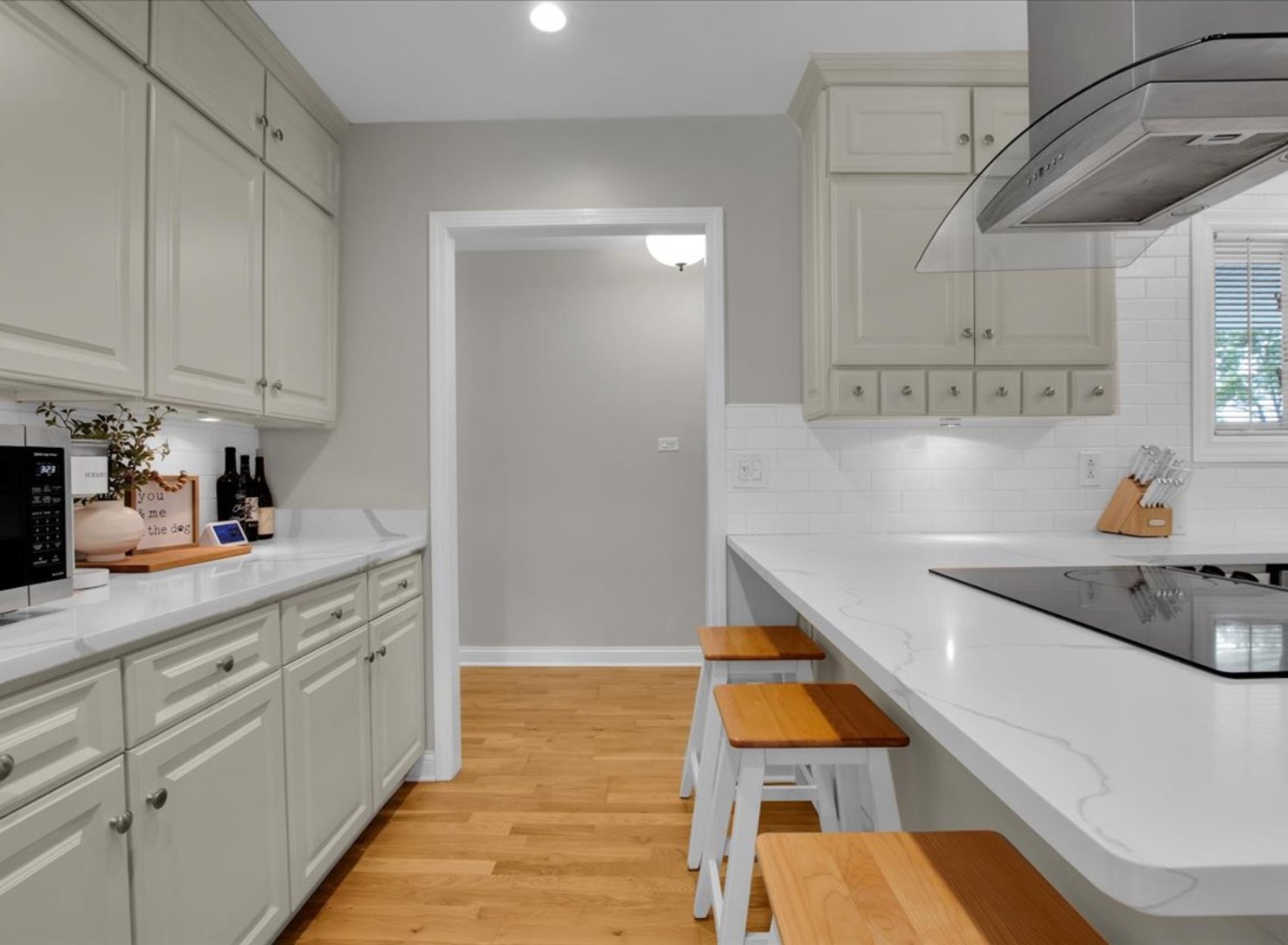 1755 Monticello Road Hoffman Estates, IL 60169 - Photo 8 of 34