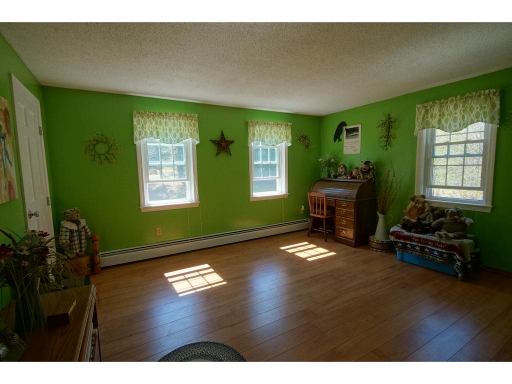 7 Huckleberry Road Raymond, NH 03077 - Photo 5 of 31