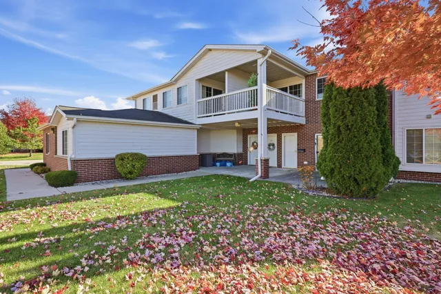 $219,900 | 838 Boulder Trail, Unit 205, Mount Pleasant, WI 53406