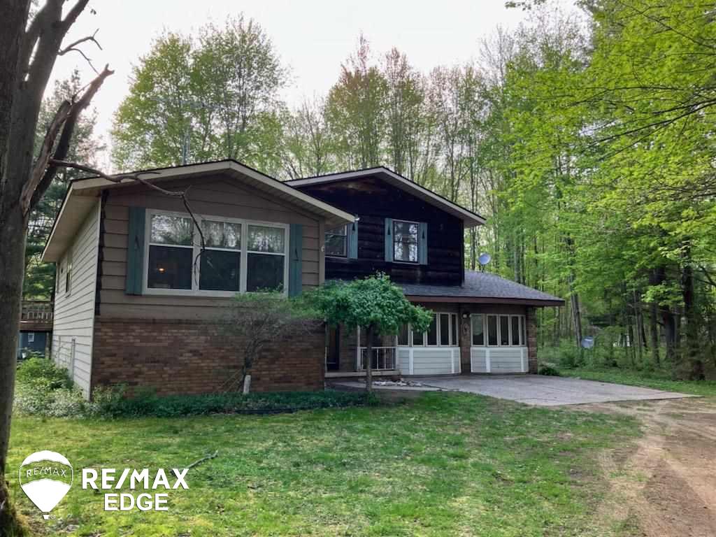 4646 Sheridan Road Vassar, MI 48768 - Photo 3 of 42 50070606-2.JPG