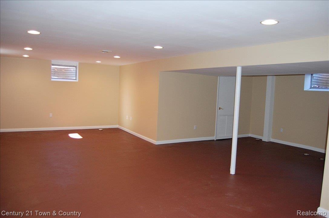 2840 West Maple Road Bloomfield Hills, MI 48301 - Photo 20 of 24 Finished LL