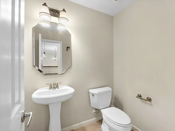 $2,875 | 4217 Koehler Street, Houston, TX 77007