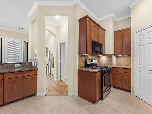 $2,950 | 4217 Koehler Street, Houston, TX 77007