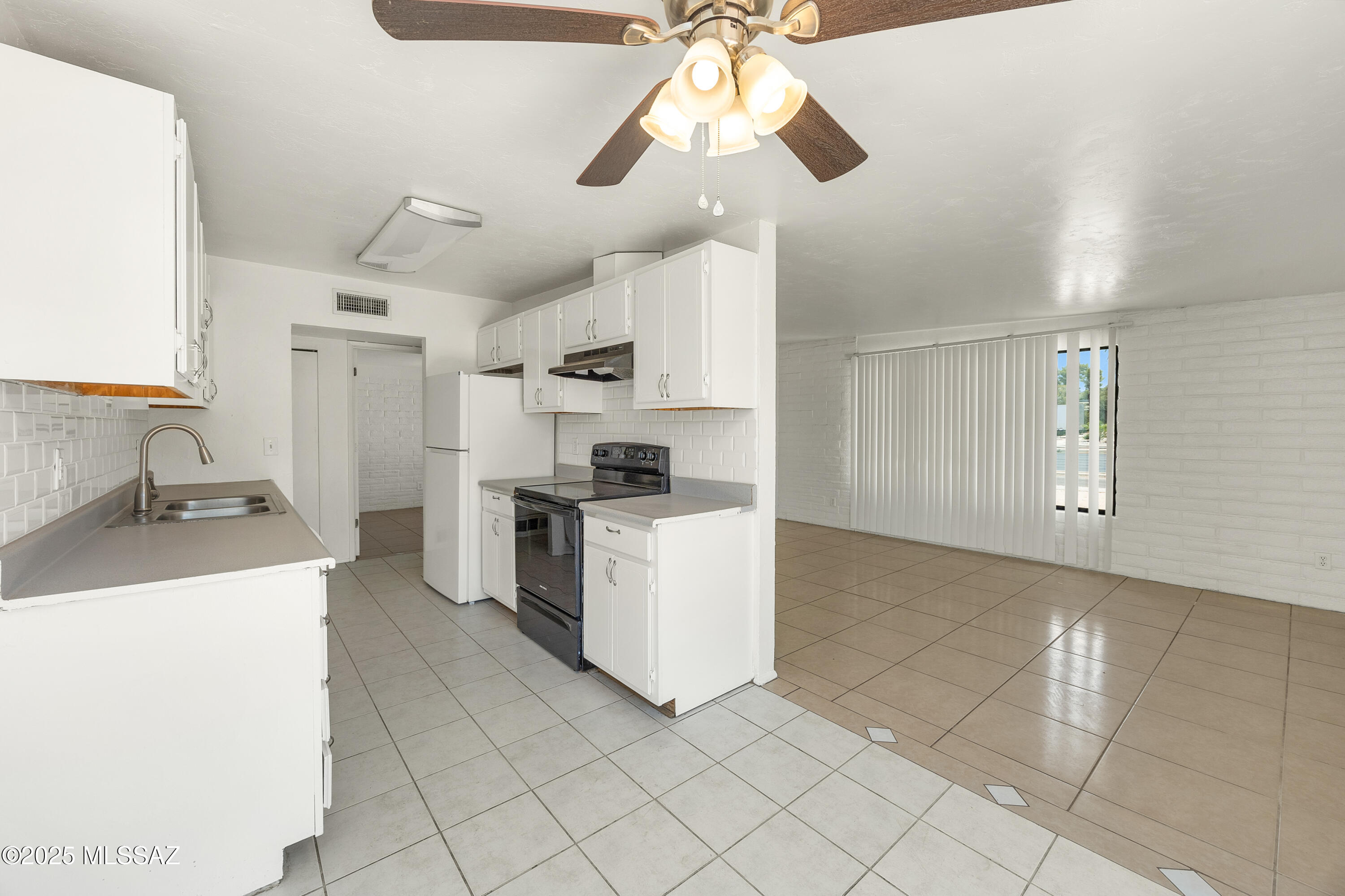 2974 South Kolb Road Tucson, AZ 85730 - Photo 9 of 37