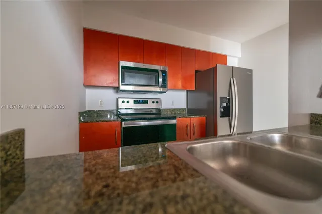 $4,600 | 1200 Brickell Bay Drive, Unit 4024, Miami, FL 33131