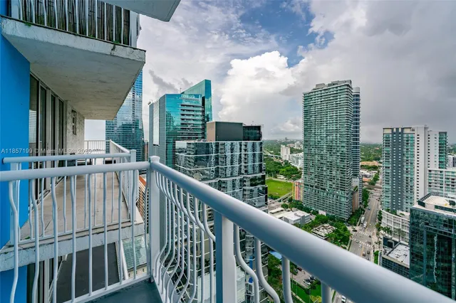 $4,600 | 1200 Brickell Bay Drive, Unit 4024, Miami, FL 33131