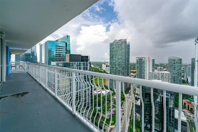 $4,600 | 1200 Brickell Bay Drive, Unit 4024, Miami, FL 33131
