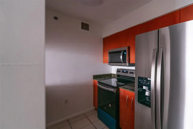 $4,600 | 1200 Brickell Bay Drive, Unit 4024, Miami, FL 33131