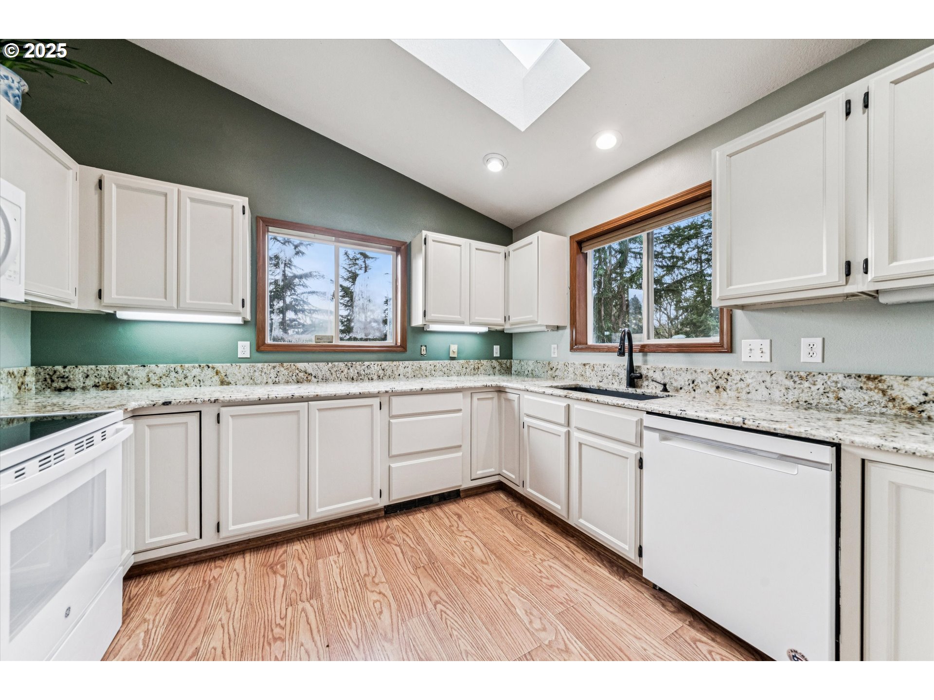 23465 South Central Point Road Canby, OR 97013 - Photo 10 of 40