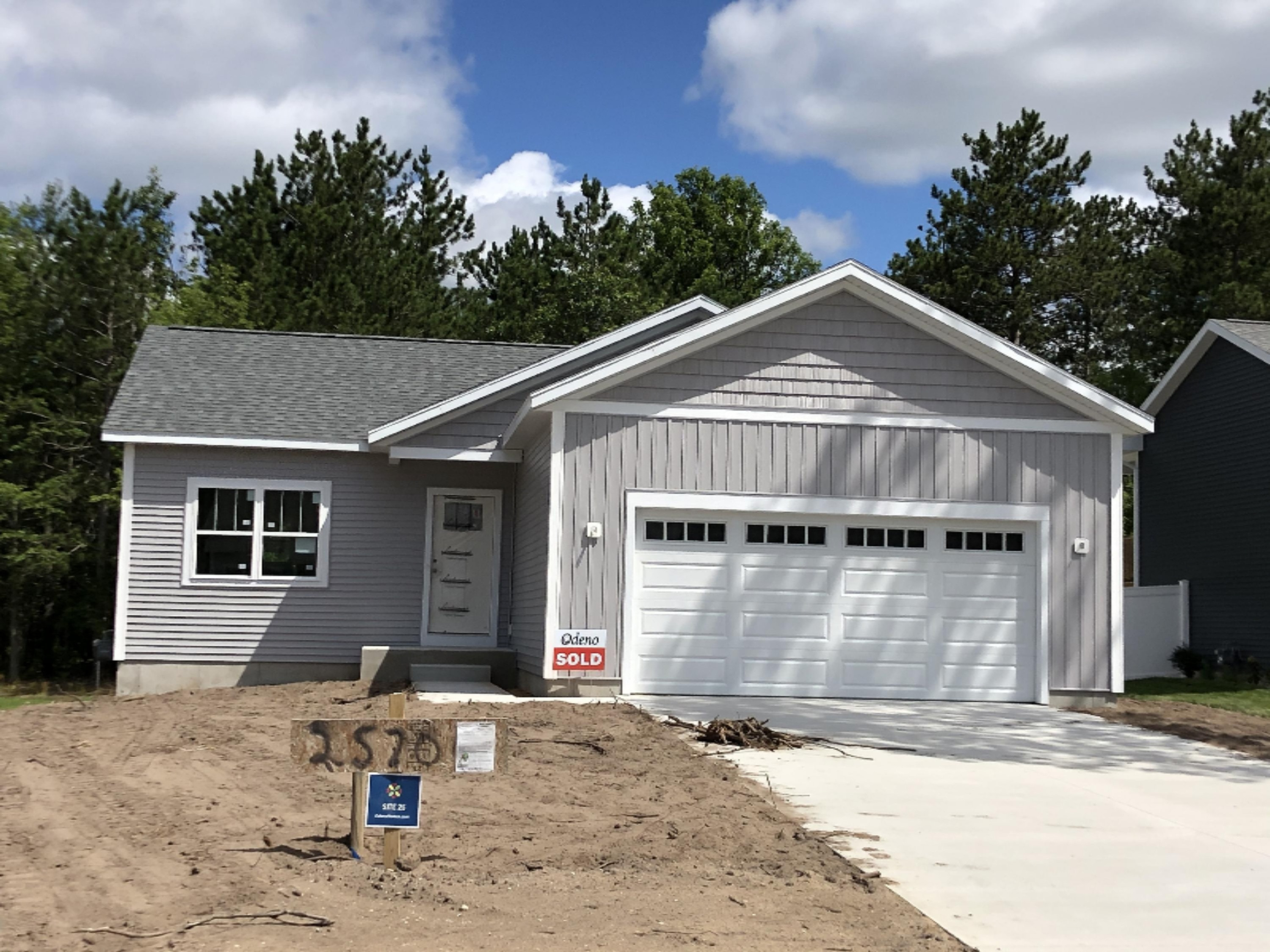 2570 Eagle Ridge Muskegon, MI 49444 - Photo 1 of 27 IMG_7309