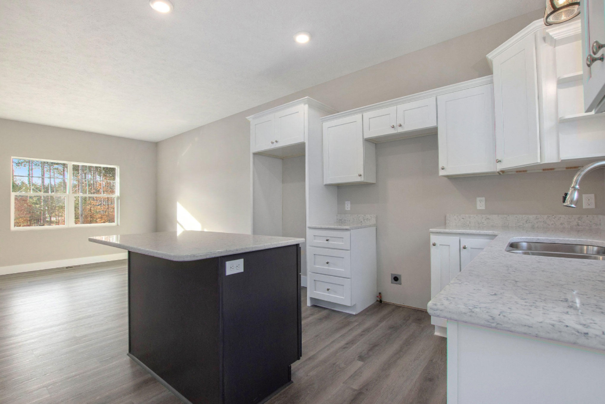 2570 Eagle Ridge Muskegon, MI 49444 - Photo 7 of 27 IMG_1664