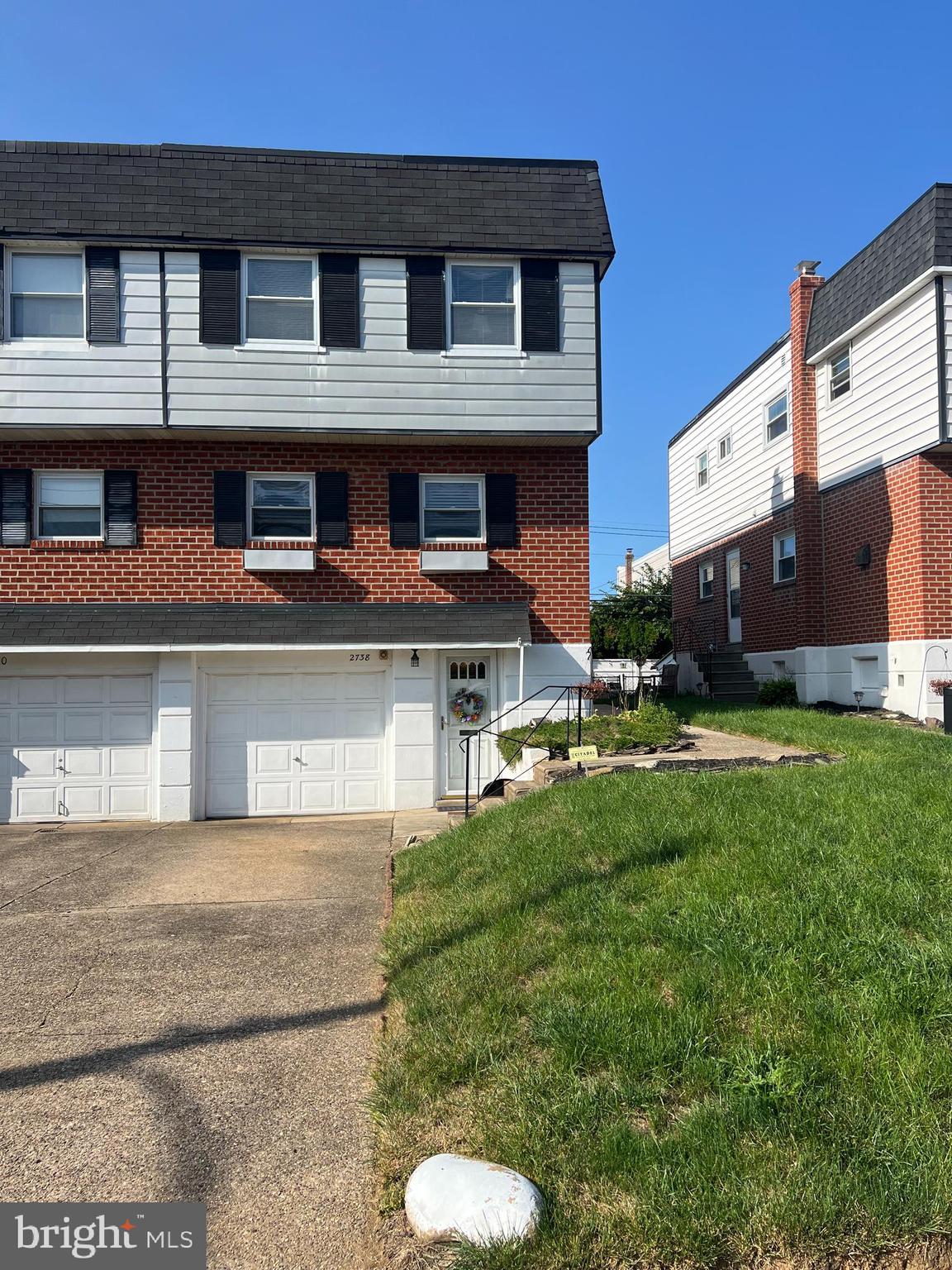 2738 Clayton Street Philadelphia, PA 19152 - Photo 2 of 32