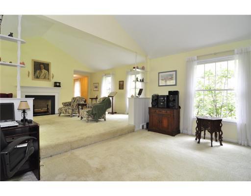 539 Old Mill Road Fox Chapel, PA 15238 - Photo 5 of 17 Living Room.