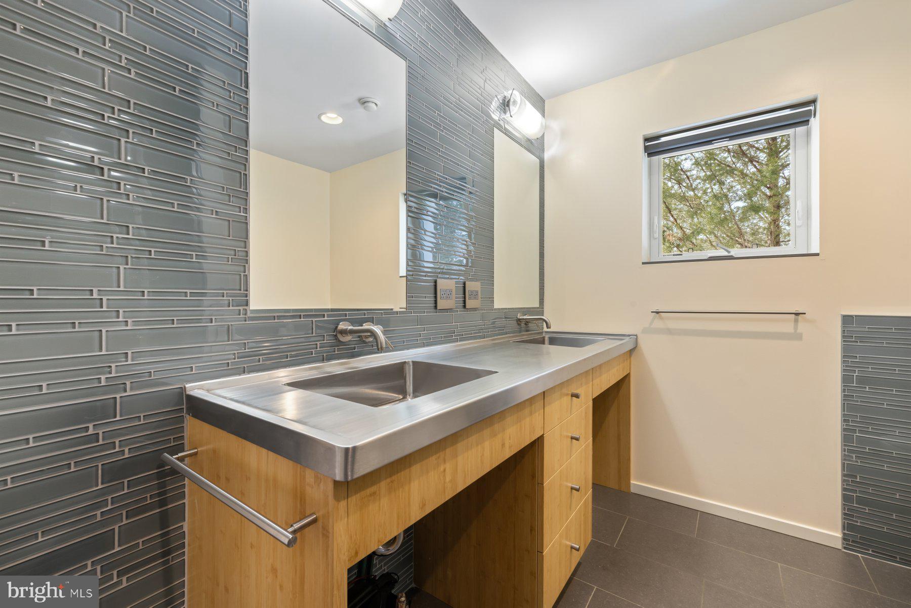 11232 Old Hopkins Road Clarksville, MD 21029 - Photo 26 of 45 Primary Bathroom