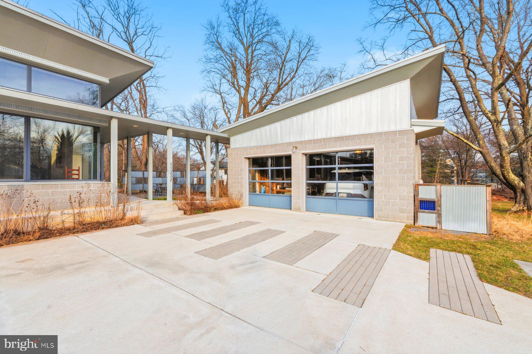 11232 Old Hopkins Road Clarksville, MD 21029 - Photo 6 of 45 Exterior Front & Garage