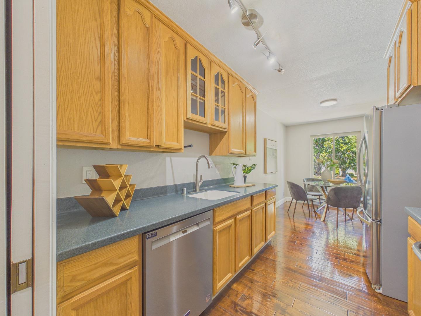 264 North Whisman Road, Unit 13 Mountain View, CA 94043 - Photo 11 of 24