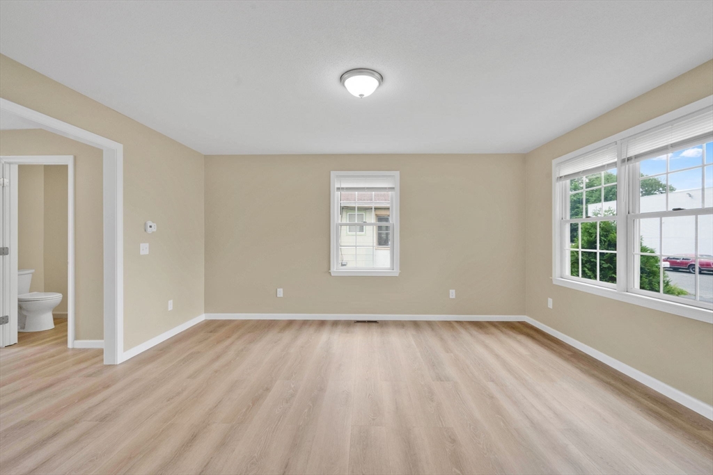 19-21 Biddle Street Springfield, MA 01129 - Photo 8 of 32