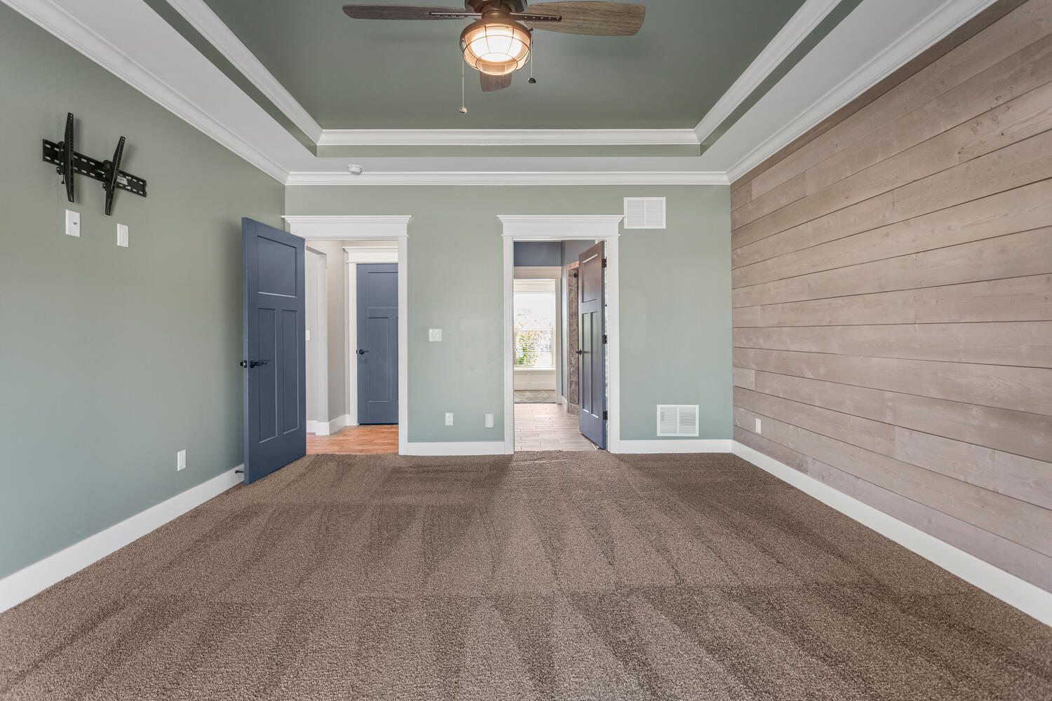 1101 Cascade Drive Savoy, IL 61874 - Photo 21 of 55 a view of a livingroom with a bathroom