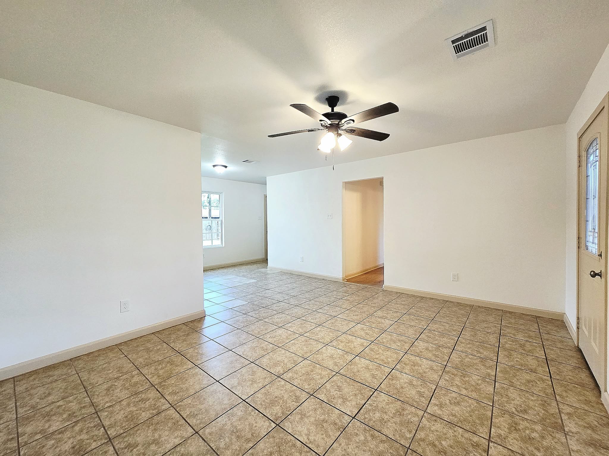 1111 Belshire Road Pasadena, TX 77502 - Photo 8 of 35 Gallery Image 8