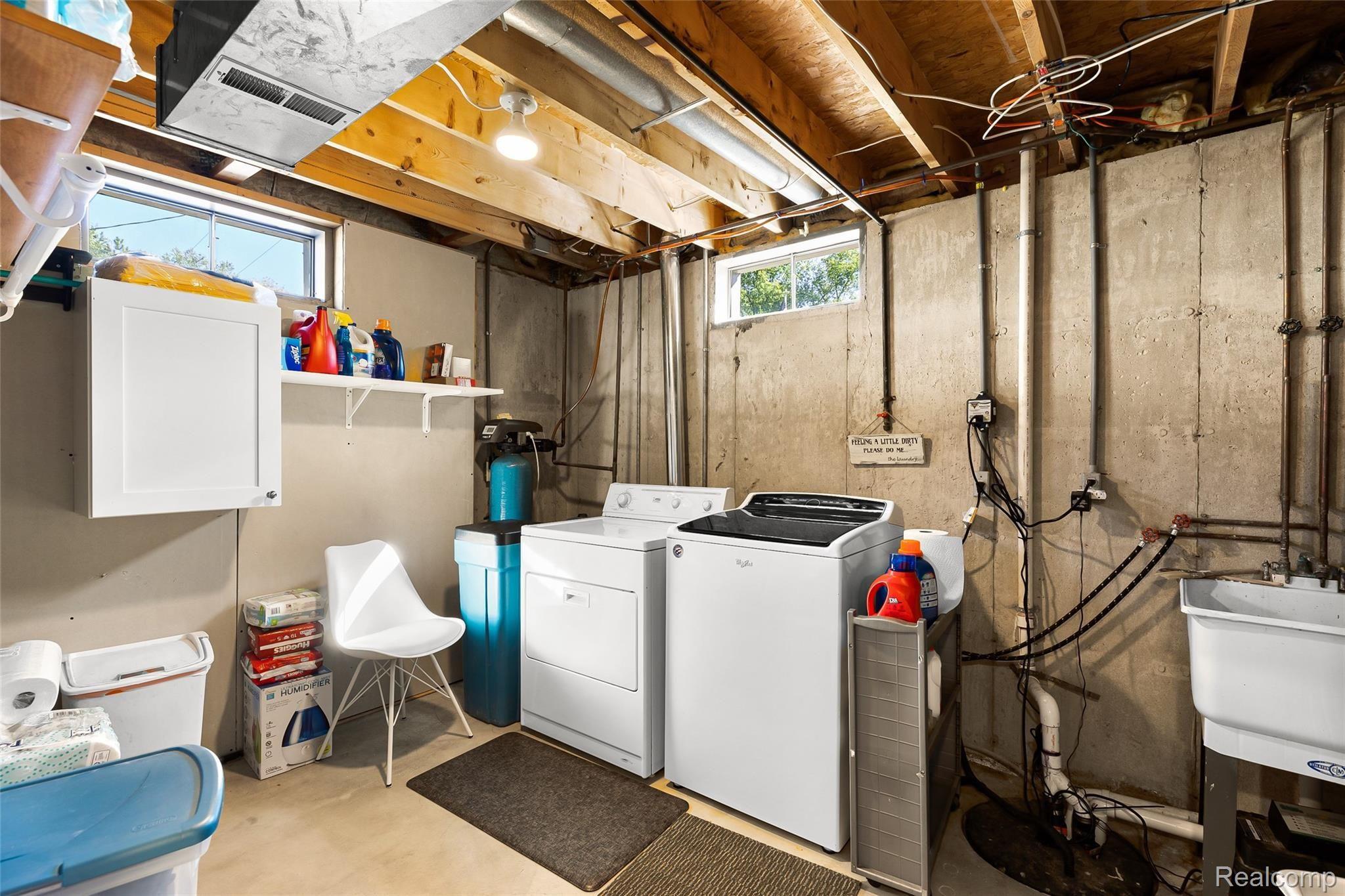 7190 Armstrong Road Howell, MI 48855 - Photo 26 of 41 34.Laundry