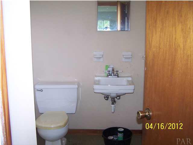 811 Graham Road Cantonment, FL 32533 - Photo 10 of 16 Gallery Image 10