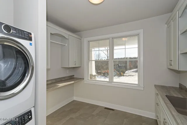 $934,395 | 8 Mapleton Court, Clifton Park, NY 12065