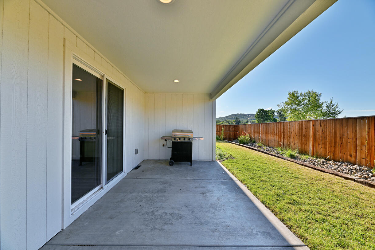 700 Nottingham Terrace Eagle Point, OR 97524 - Photo 21 of 30 21