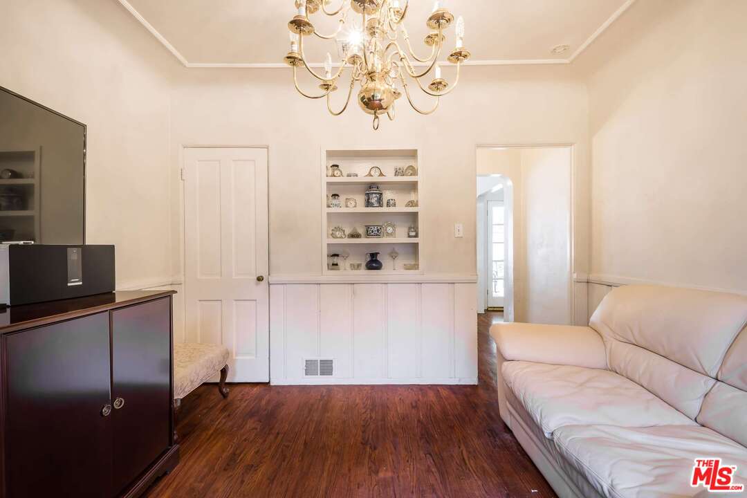 3734 Lorado Way View Park, CA 90043 - Photo 29 of 41