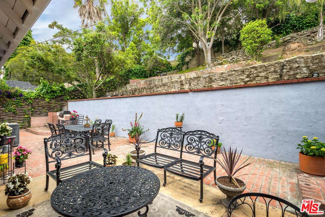 3734 Lorado Way View Park, CA 90043 - Photo 32 of 41