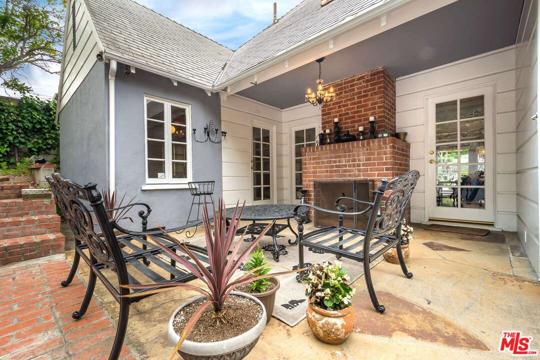 3734 Lorado Way View Park, CA 90043 - Photo 33 of 41