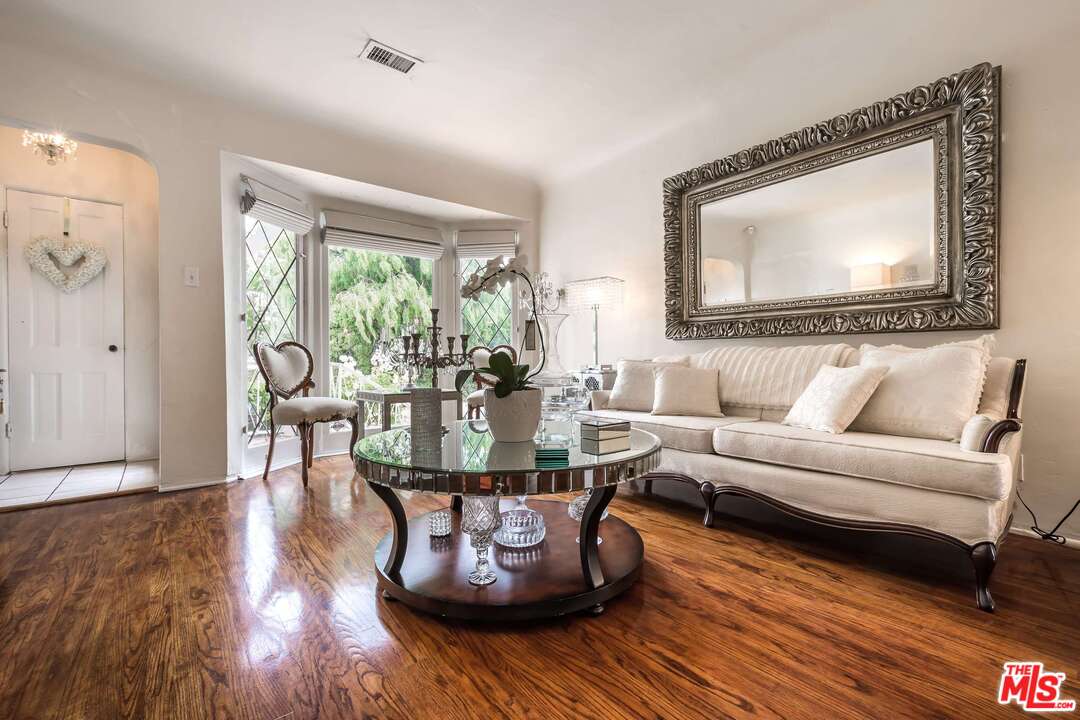 3734 Lorado Way View Park, CA 90043 - Photo 6 of 41