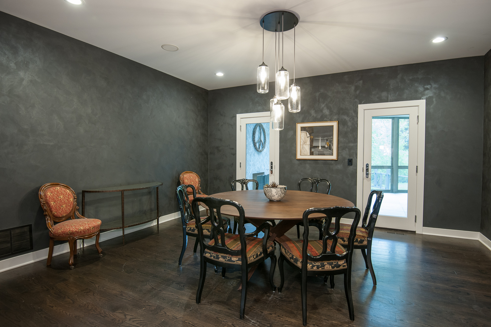 Undisclosed Address Riverwoods, IL 60015 - Photo 10 of 33 a view of a dining room with furniture