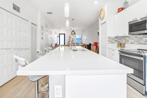 $3,100 | 8055 Northwest 104th Avenue, Unit 2, Doral, FL 33178