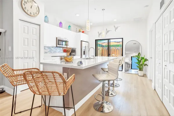 $3,100 | 8055 Northwest 104th Avenue, Unit 2, Doral, FL 33178