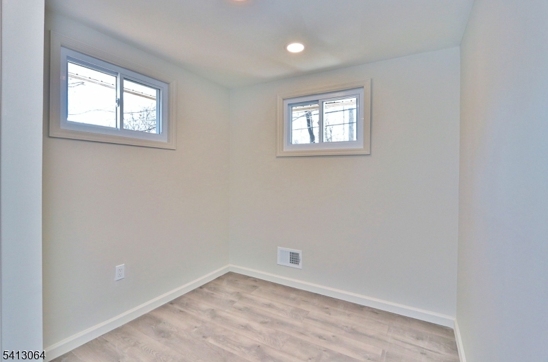 75 Nolans Point Road Lake Hopatcong, NJ 07849 - Photo 17 of 48