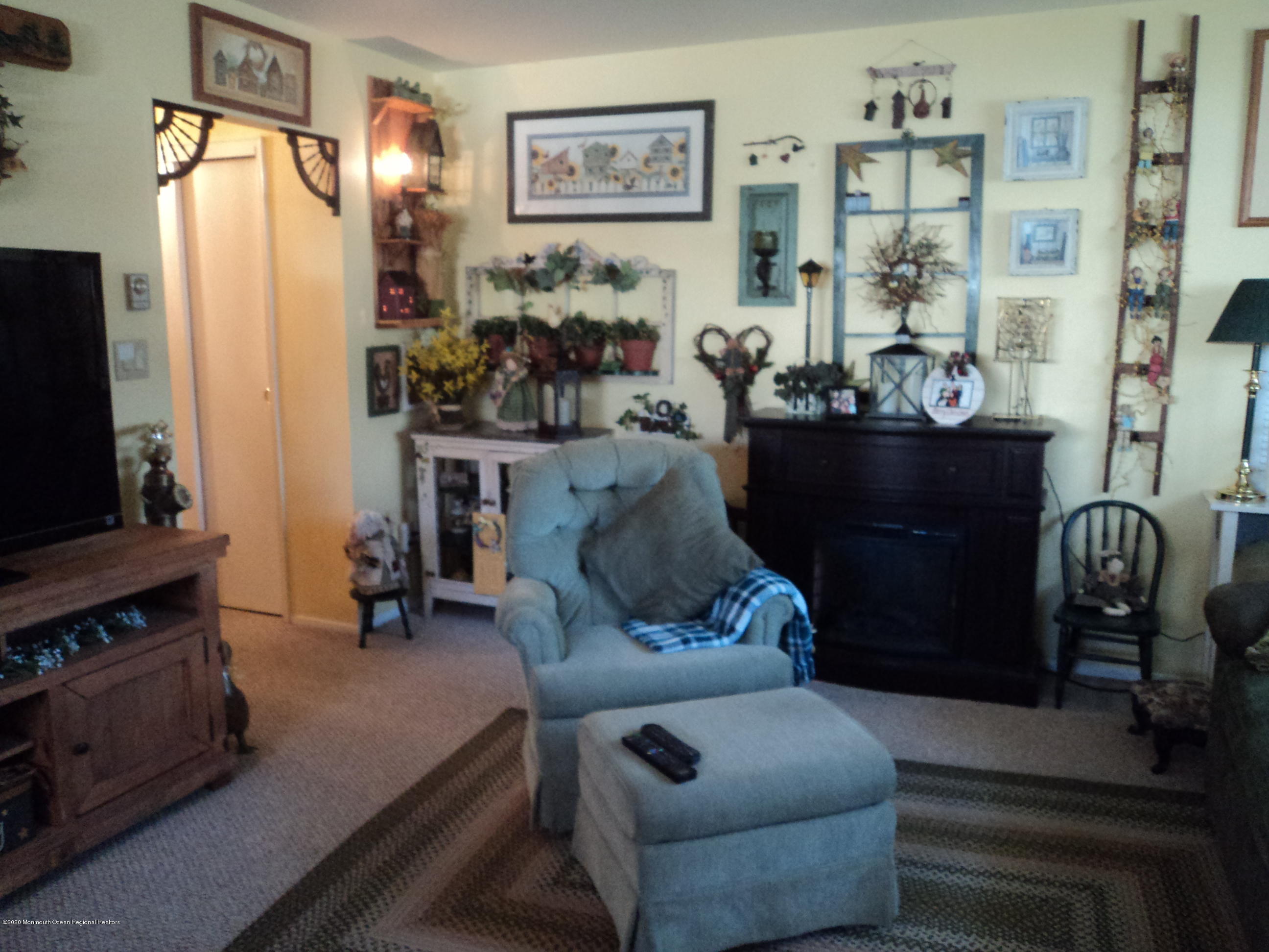7 Hawaii Way, Unit B Whiting, NJ 08759 - Photo 9 of 22 DSC06555