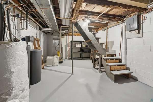 $215,000 | 911 Spring Lake Road, Cloquet, MN 55720