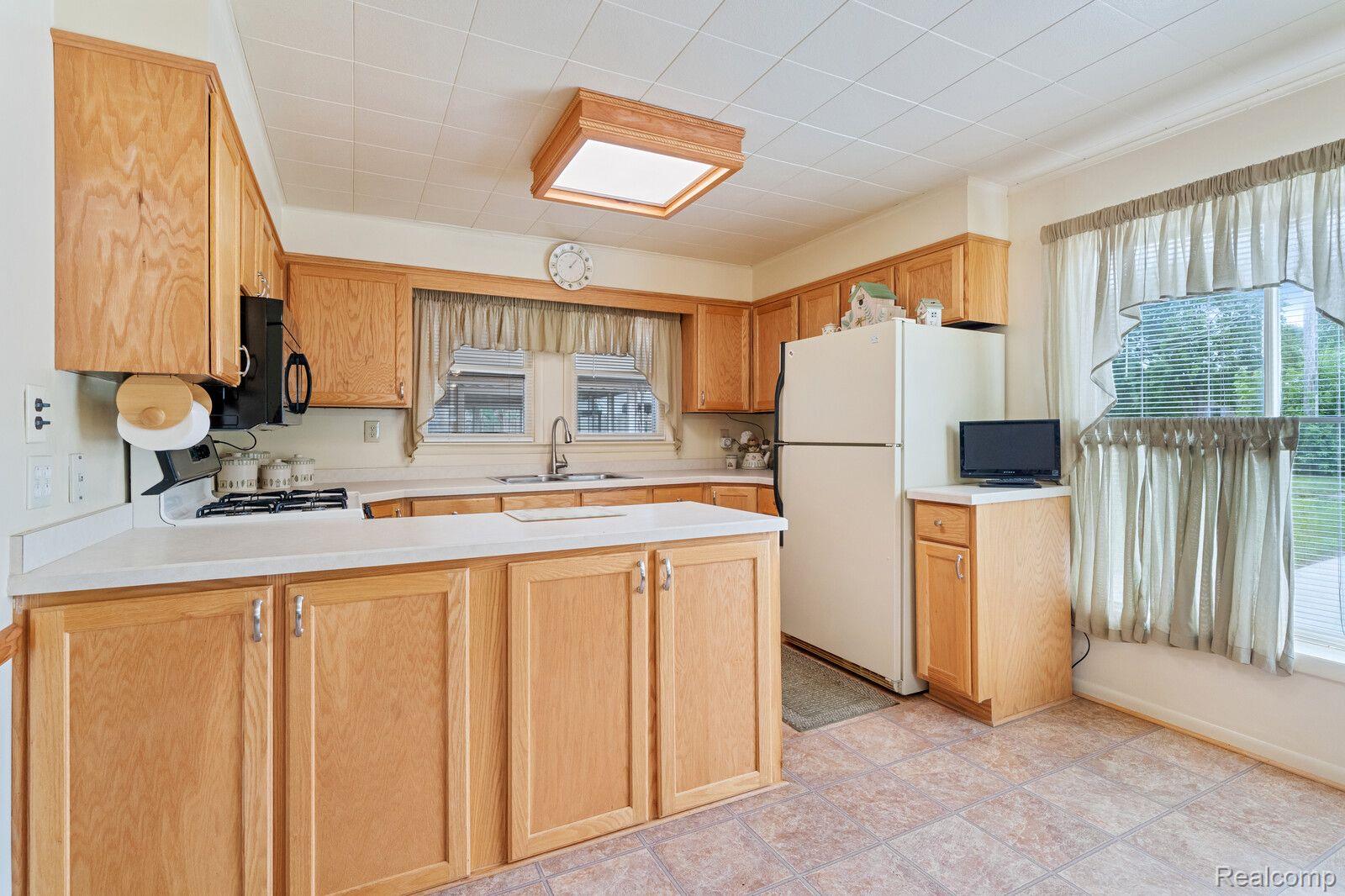 3205 Gerald Avenue Rochester, MI 48307 - Photo 14 of 30 Gallery Image 14