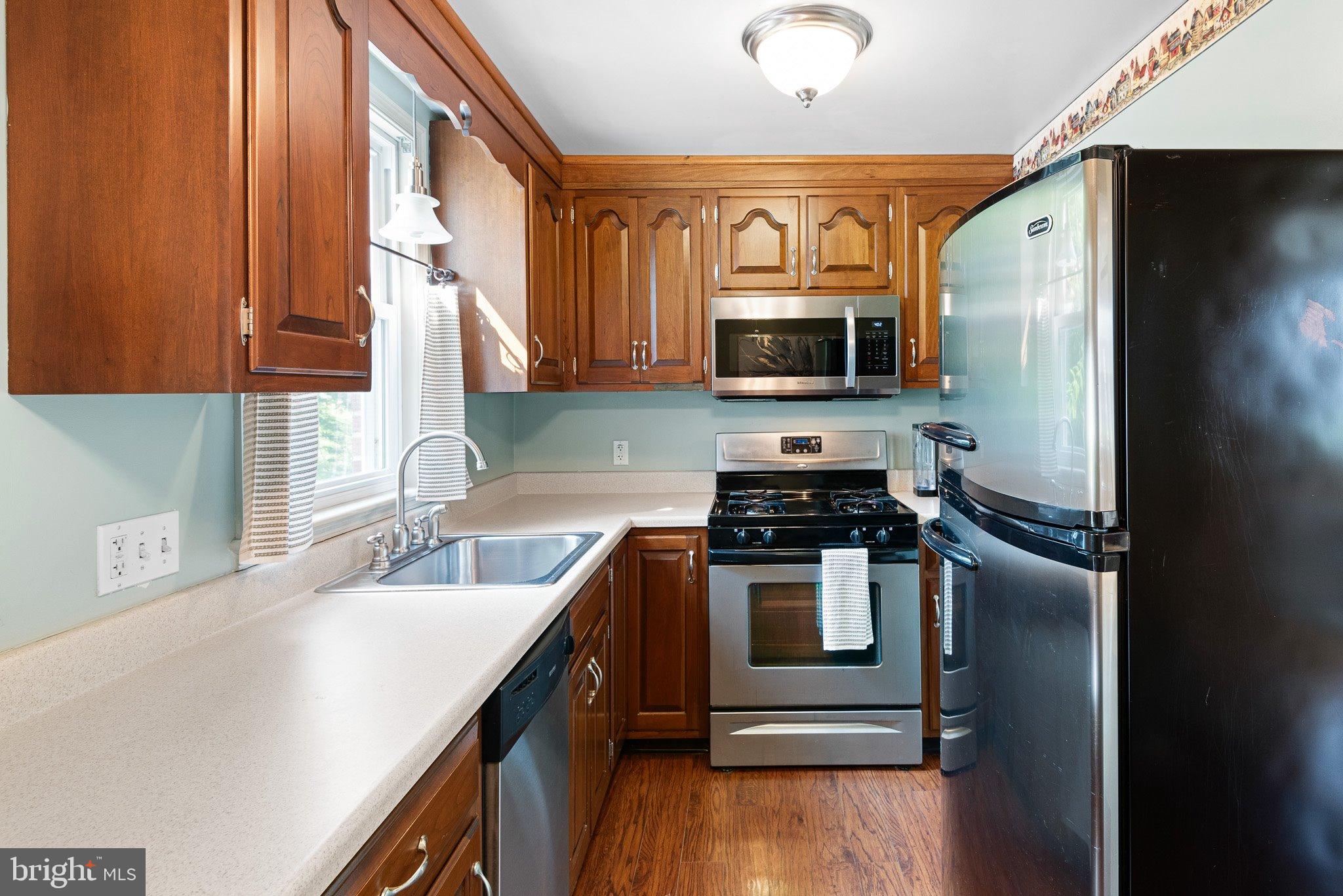 1189 Dermond Road Drexel Hill, PA 19026 - Photo 9 of 20 Ground level Unit kitchen