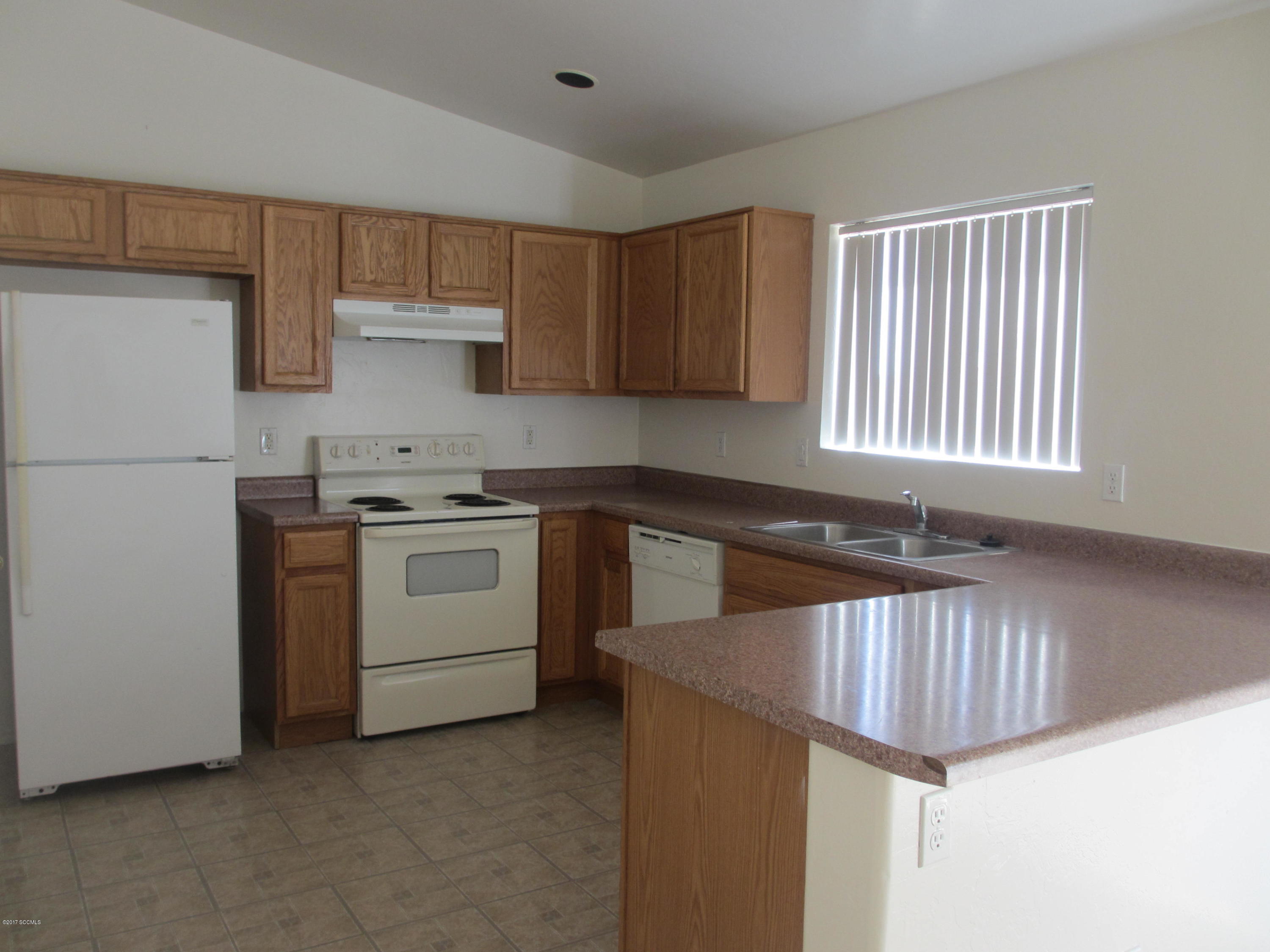 437 Camino Hombre De Oro Rio Rico, AZ 85648 - Photo 4 of 26