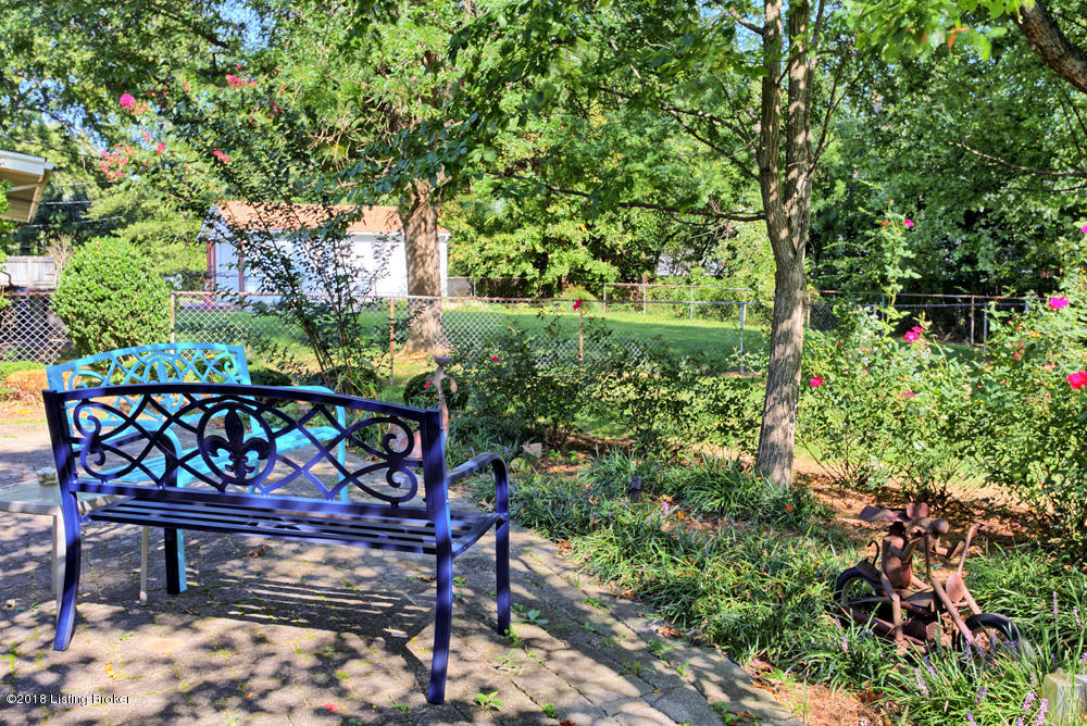 7208 Woolrich Road Louisville, KY 40222 - Photo 42 of 42 Perennials & blooming trees